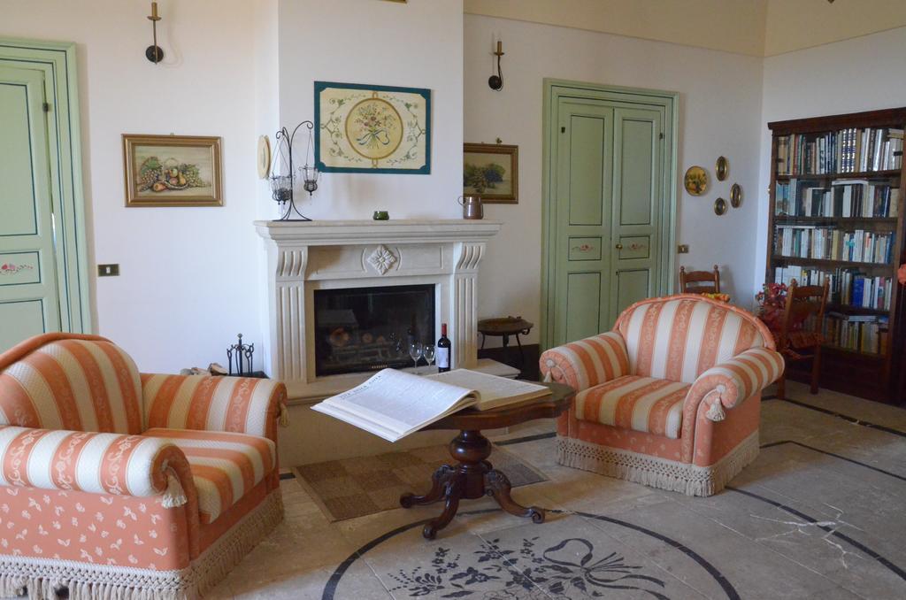 Casina Di Grotta Di Ferro Pension Santa Croce Camerina Buitenkant foto