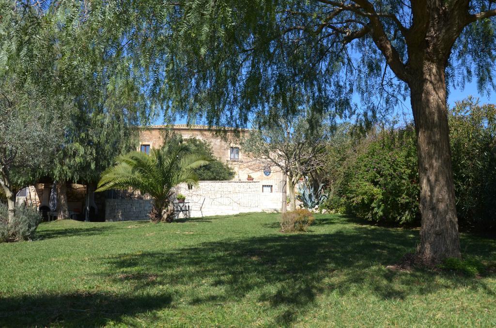 Casina Di Grotta Di Ferro Pension Santa Croce Camerina Buitenkant foto