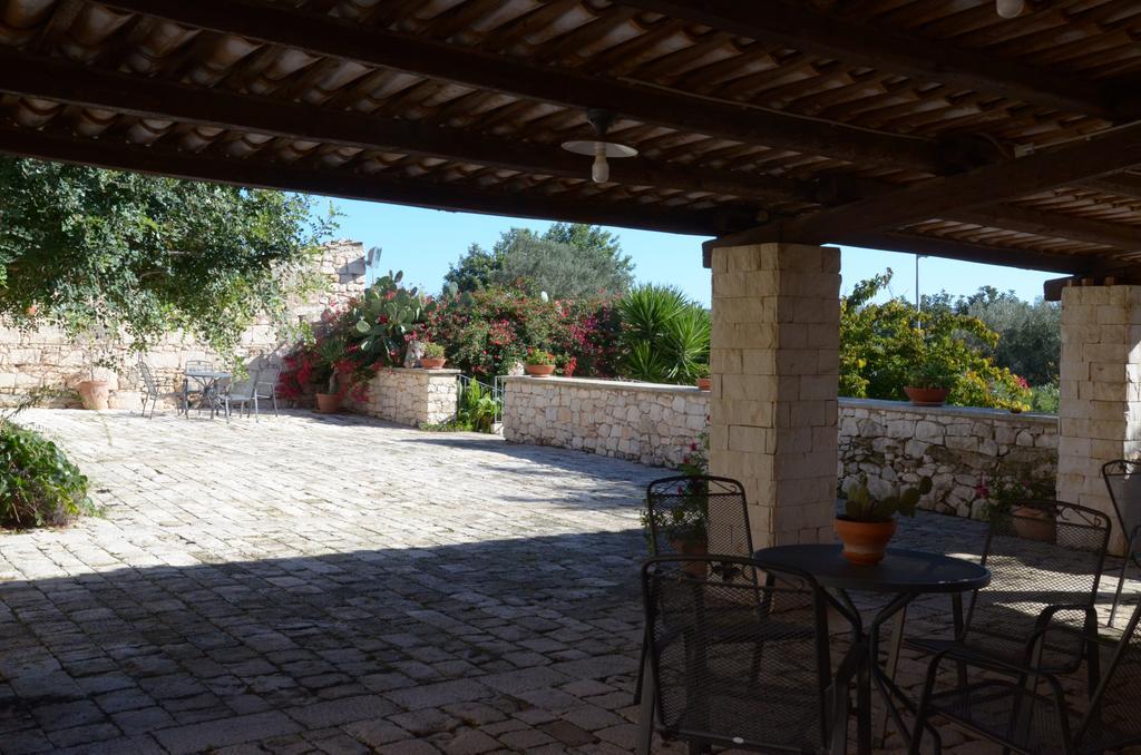 Casina Di Grotta Di Ferro Pension Santa Croce Camerina Buitenkant foto